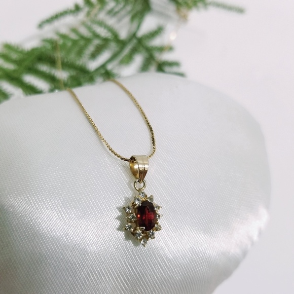 Jewelry - Giovani Vintage Victorian Ruby Necklace